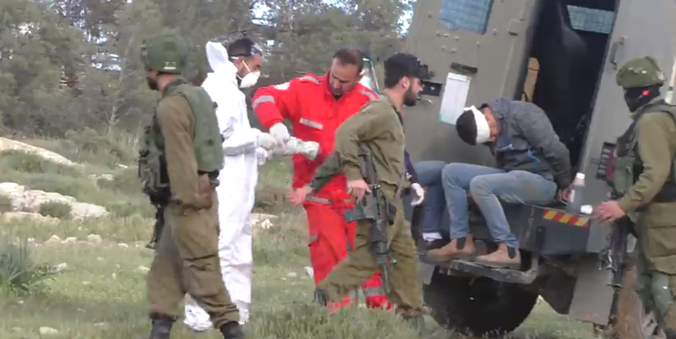 التواني، تلال جنوب الخليل، 28.3.20: مستوطنون يقتحمون أرضاً يملكها سكّان من القرية وخلال المواجهات التي وقعت أطلق الجيش الغاز المسيل للدّموع على الأهالي واعتقل ثلاثة منهم